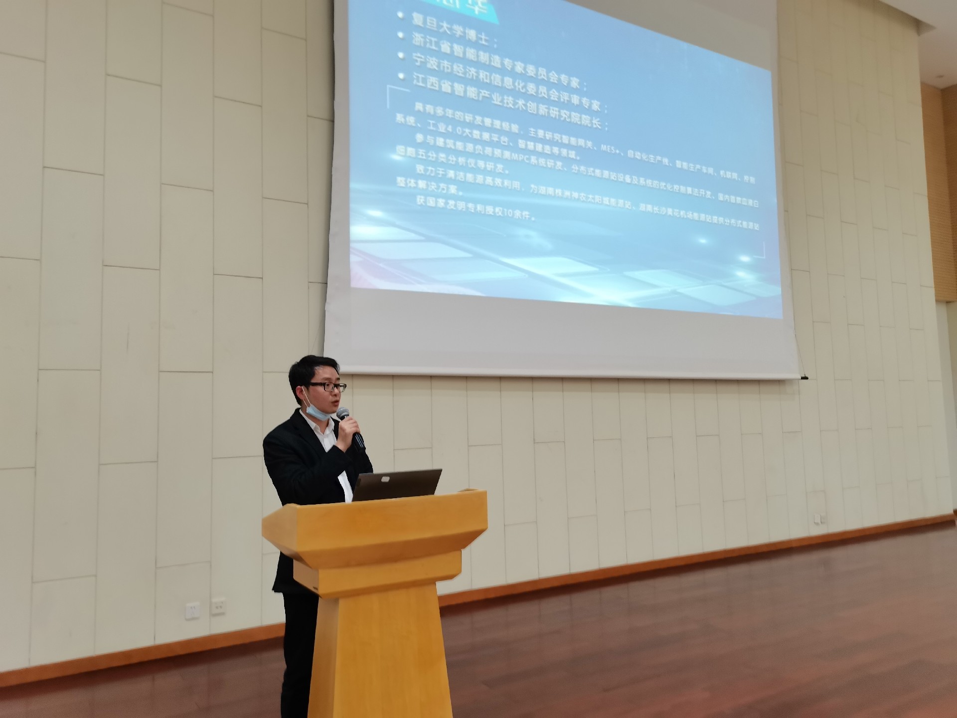 1657003398172407.jpg 1657003398172407.jpg